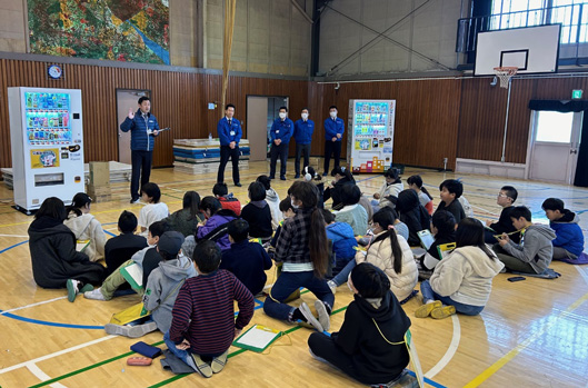 VOL.123 多摩市の小学校で「自動販売機体験授業」を実施